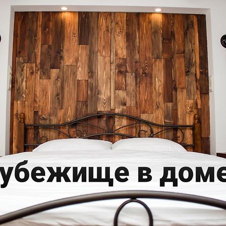 Apartment In The City Center In The House With Atlantes Одеса Екстериор снимка